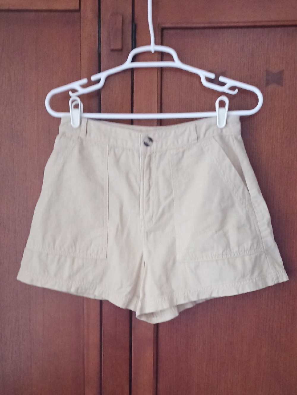 UNIVERSAL THREAD- Classic Women's Cotton Shorts in Beige